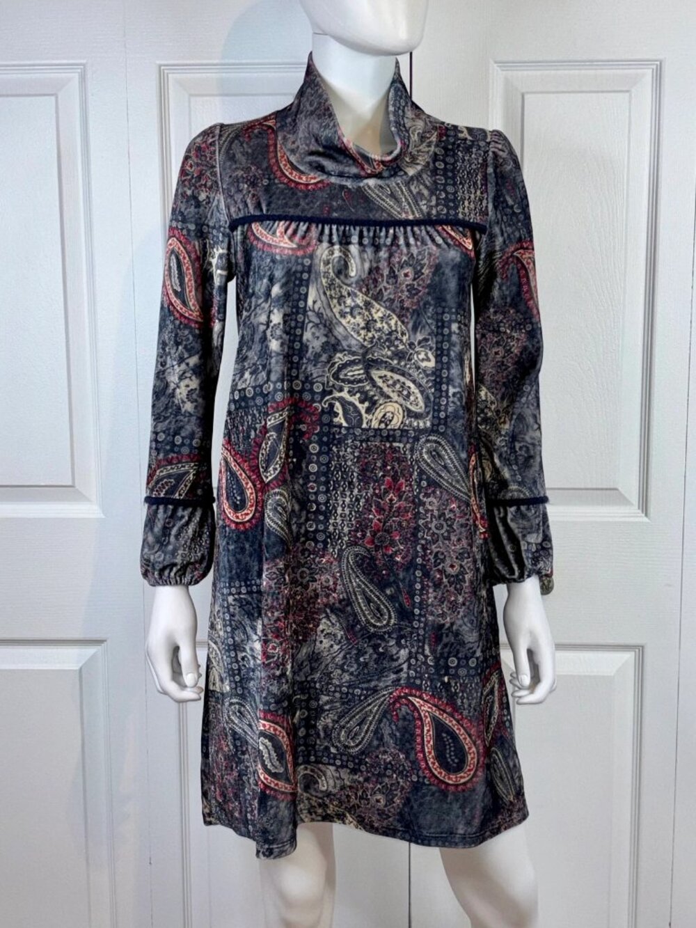 SEM PER LEI women's long-sleeve velvet dress size Medium
